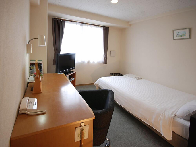 Bedroom 3, New Station Hotel, Isahaya