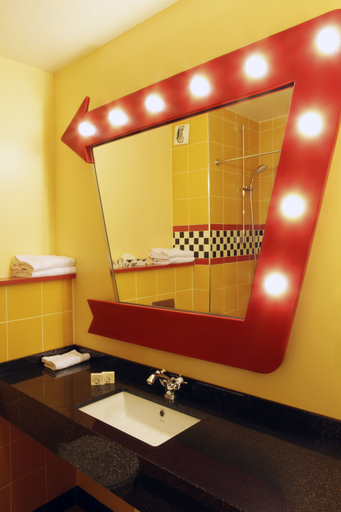 Bathroom 4, Disney Hotel Santa Fe, Seine-et-Marne