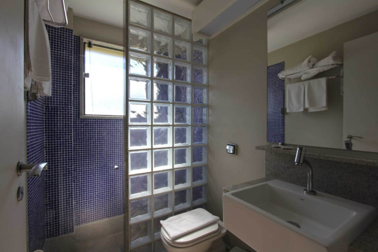Bathroom 5, VOA Plazza Hotel, Águas de Lindóia