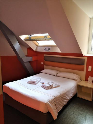 Bedroom 3, Adonis Hotel Strasbourg, Bas-Rhin
