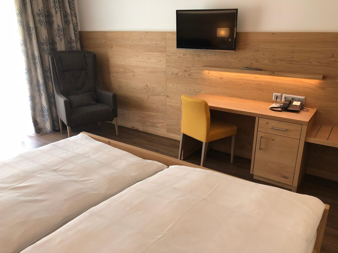 Bedroom 4, Urlaubshotel Binder, Passau