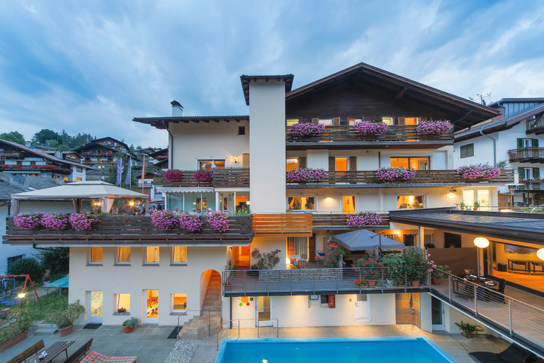 Exterior & Views 2, Hotel Berghang, Bolzano