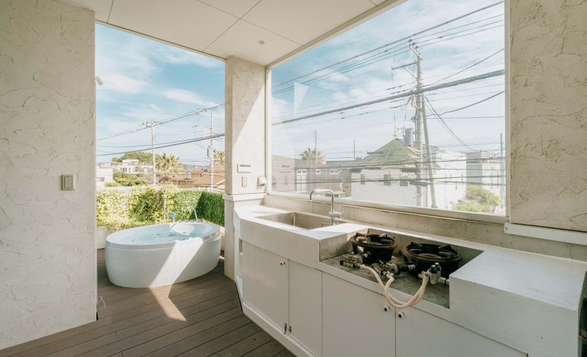 Bathroom 3, Casablanca Pool House, Kamakura