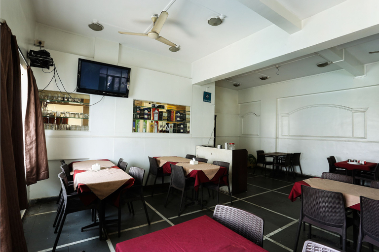 Food & Drinks, HMR Royal Inn, Pune