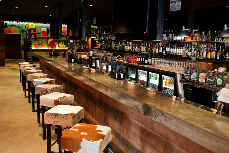 Food & Drinks 15