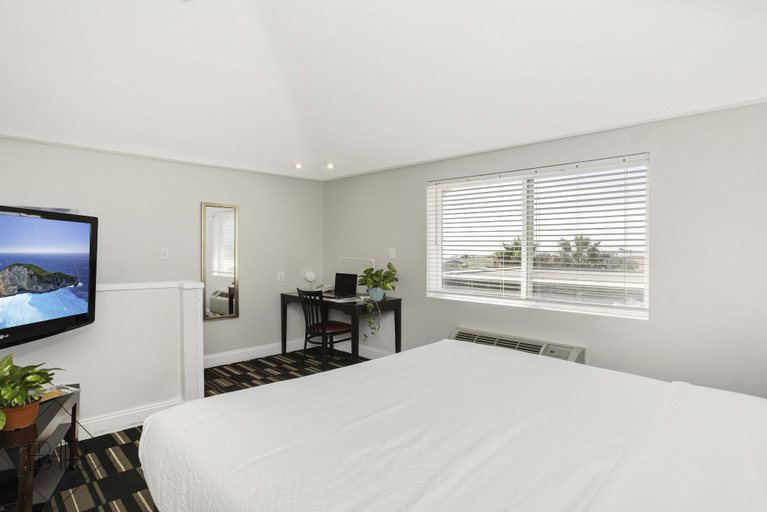 Bedroom 4, The Hotel Oceanside, San Diego