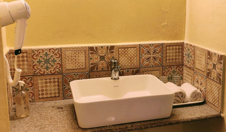 Bathroom 3, Jungle Hut Resorts, The Nilgiris