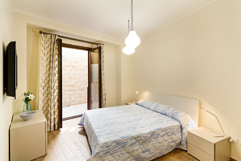 Others 5, Calipso Seaview Flat with Private Parking, Messina