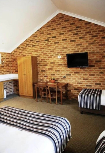 Bedroom 2, Condobolin Motor Inn, Lachlan