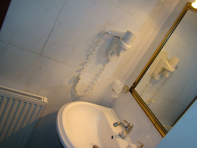 Bathroom 4, Hotel Vila Ariston, Osijek