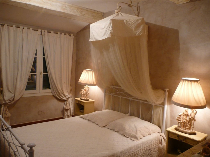Bedroom 5, Mas Les Vieux Chenes, Bouches-du-Rhône