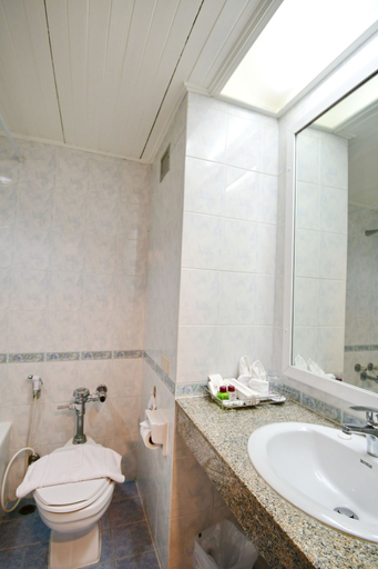 Bathroom 4, Wangcome Hotel, Muang Chiang Rai