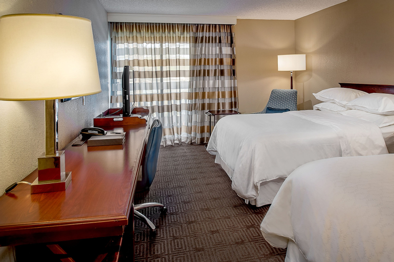 Bedroom 3, Sheraton Westport Chalet Hotel St. Louis, Saint Louis