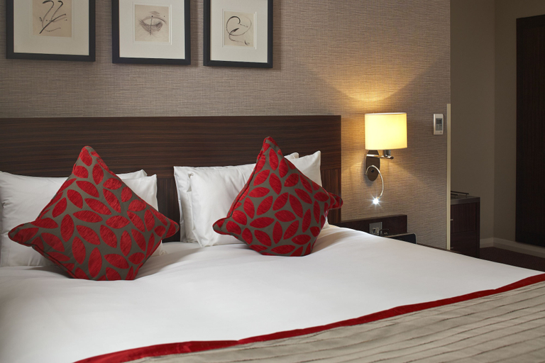 Bedroom 2, The Bull Hotel, Buckinghamshire