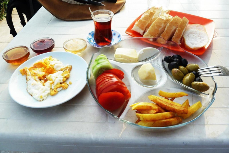 Food & Drinks 5, Sunset Suites, Sarandës