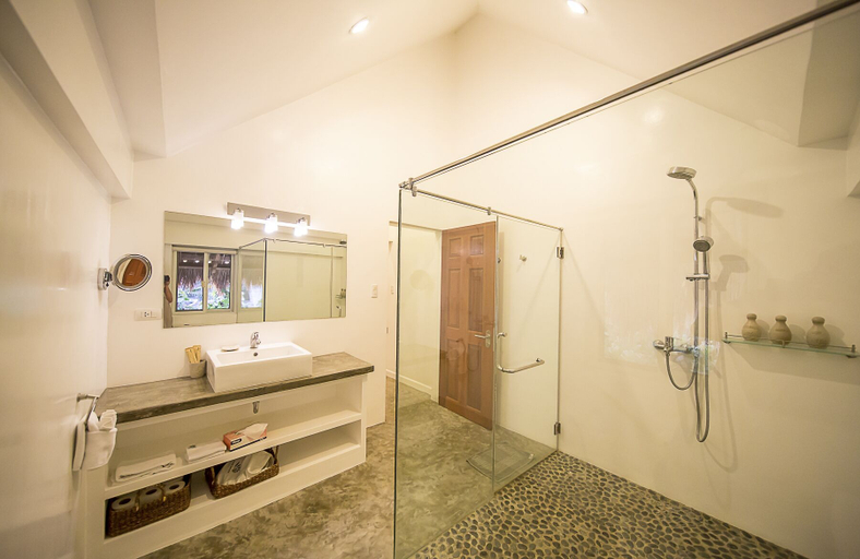 Bathroom 5, Salaya Beach Houses, Dauin