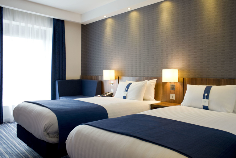 Bedroom 2, Holiday Inn Express Dunstable by IHG, Central Bedfordshire