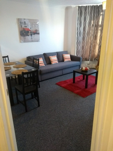 Others 5, Ashburnham Apartment, Luton