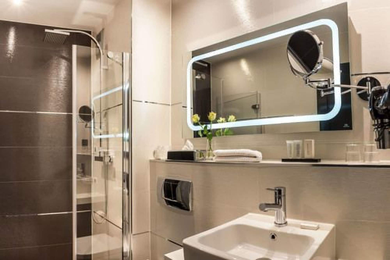 Bathroom 5, Boutique Hotel Poppenbütteler Hof, Hamburg