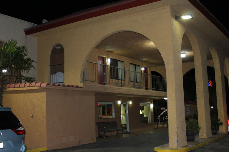 Exterior & Views 2, Cajon Pass Inn, San Bernardino