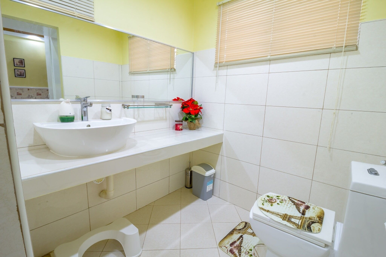 Bathroom 4, U Feel Home, Cebu City
