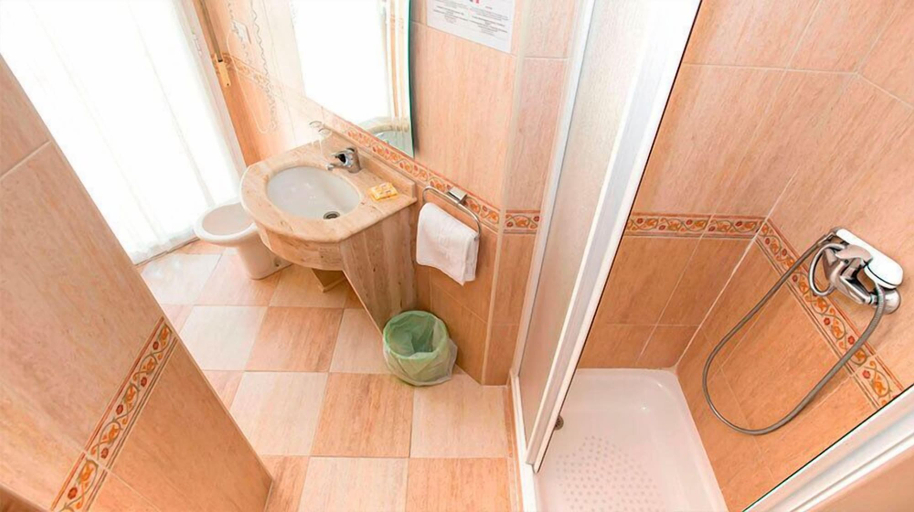 Bathroom 5, Hotel Albero, Granada