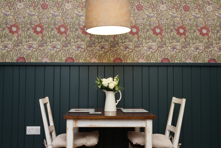 Food & Drinks, Faebuie Cottages, Highland