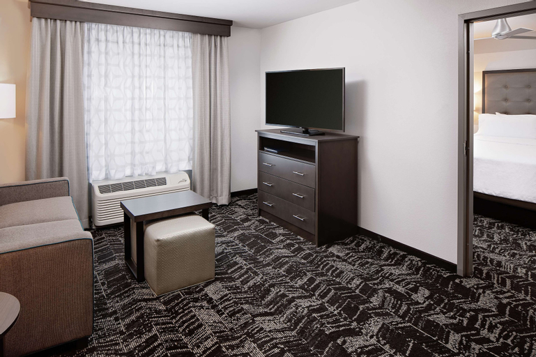 Bedroom 3, Homewood Suites by Hilton Ronkonkoma, Suffolk