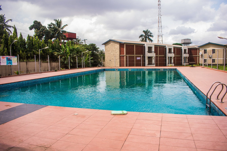Sport & Beauty 5, DBi Guest House, Mushin