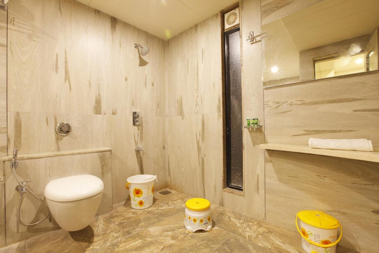 Bathroom 3, Scenaria Hotel, Ahmadabad