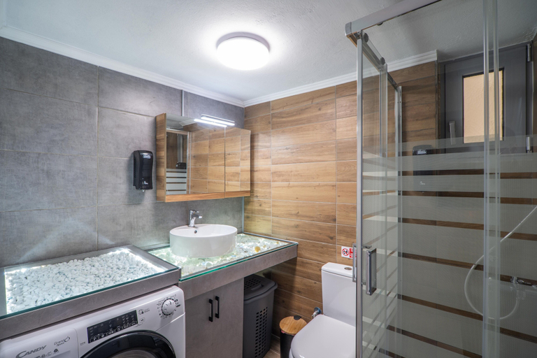 Bathroom 3, Elpidas Marble House, Crete