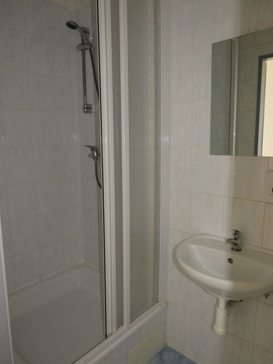 Bathroom 5, Hotel Hasa, Praha 2