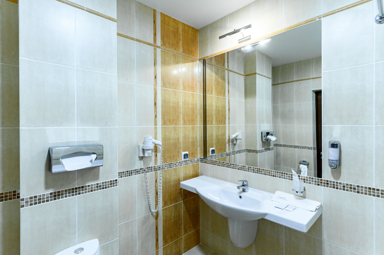Bathroom 3, Briz Hotel, Orenburg