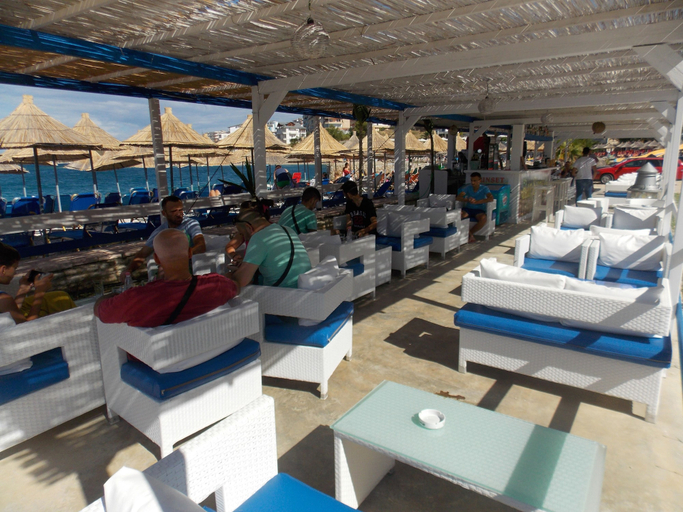 Food & Drinks 4, Sunset Suites, Sarandës