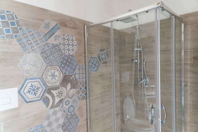 Bathroom 5, Quasi in Porto Rooms, Salerno