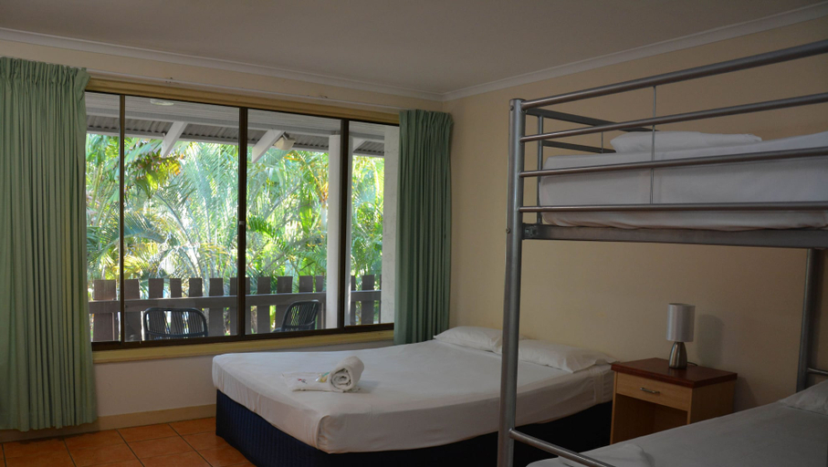 Bedroom 3, Base Airlie Beach Resort - Hostel, Whitsunday