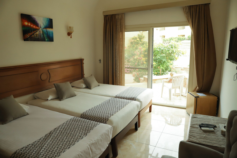 Bedroom 3, Silver Beach Boutique Hotel, Al-Qusayr