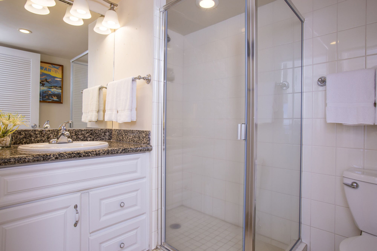Bathroom 4, AEI at The Mahana Kaanapali Resort, Maui