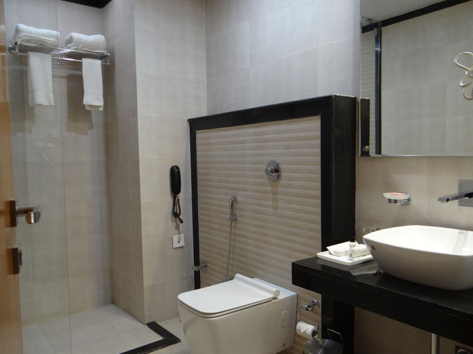 Bathroom 5, Hotel Tridev, Varanasi