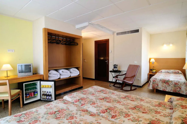 Bedroom 3, Hotel Balear, Baleares