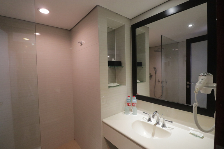 Bedroom 4, Hotel Santika Cirebon, Cirebon