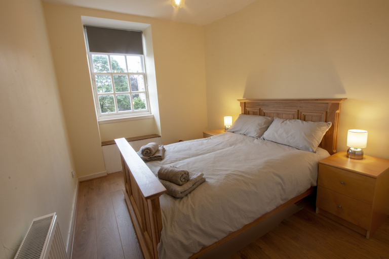 Bedroom 2, Cadell House Apt - Royal Mile, Edinburgh