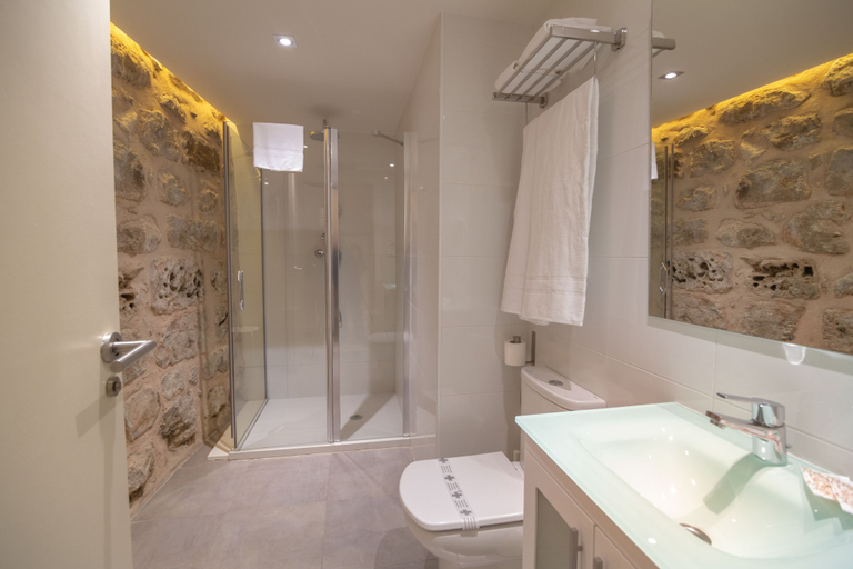 Bathroom 3, Hotel La Milagrosa, Alicante