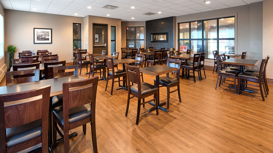 Food & Drinks 5, Best Western Blairmore, Division No. 11