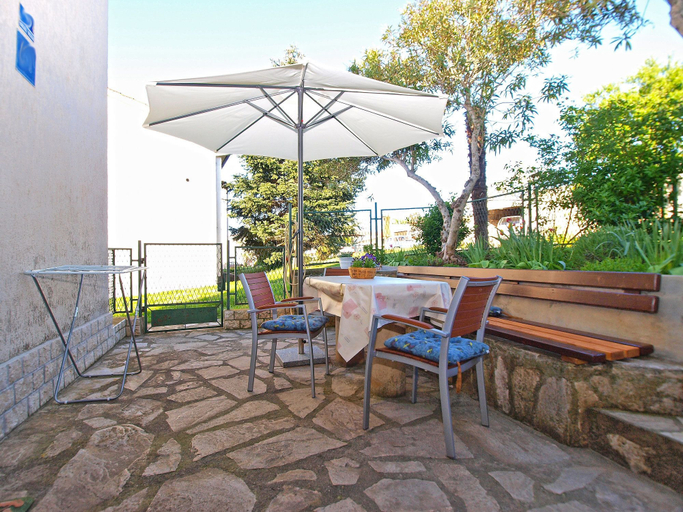 Others 5, Apartment 950, Medulin