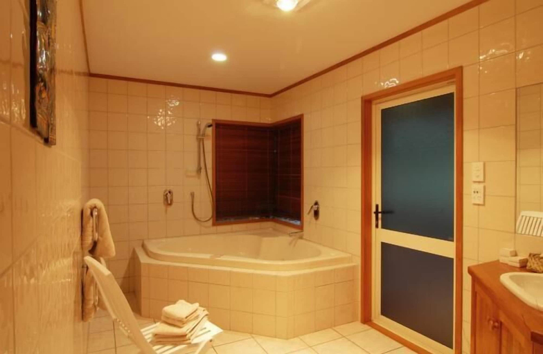 Bathroom 4, Puketotara Lodge, Far North