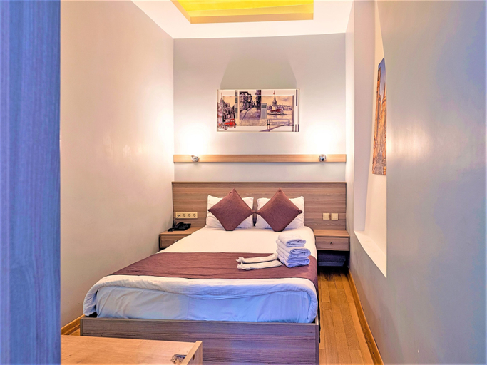 Bedroom 3, Ragıp Pasha Apartments, Beyoğlu