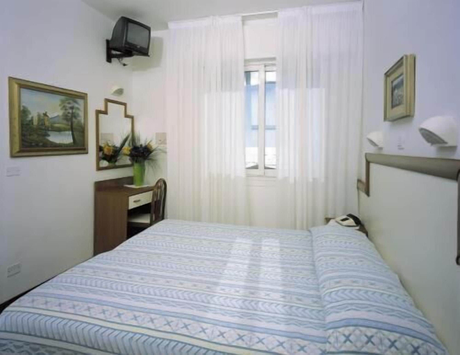 Bedroom 4, Hotel Bolivar, Venezia
