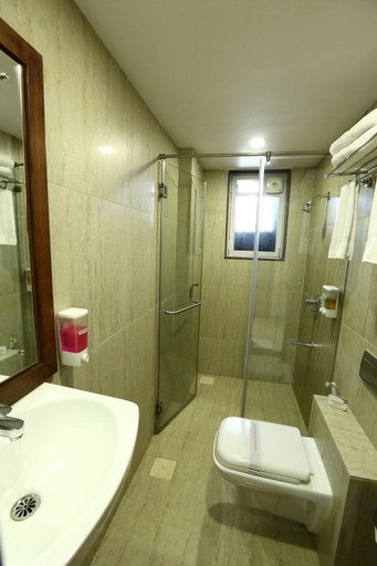 Bathroom 4, The Altruist Andheri Hotel, Mumbai Suburban