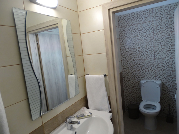 Bathroom, Proteas Mare Suites